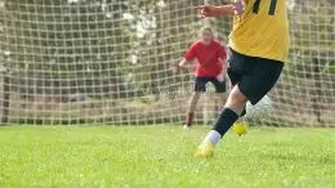 贝林厄姆加盟皇马报价1.35亿，转会谈判开启，盛夏窗期引热议离队传闻